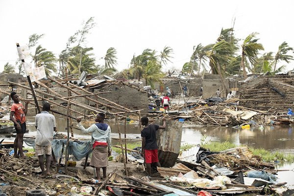 Lốc xoáy Idai tấn công Beira, thành phố cảng gồm nửa triệu dân của Mozambique vào hôm thứ năm tuần trước (14/3) rồi sau đó đổ bộ vào Zimbabwe và Malawi.