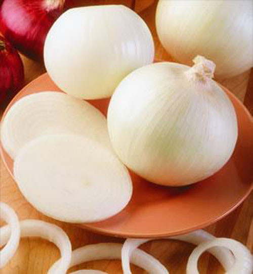 Hành tây chữa đau khi mọc răng khôn. Hành tây cũng có công dụng chữa đau răng hữu hiệu vì hành tây có tính kháng viêm rất tốt, giảm đau hữu hiệu nhưng mức độ giảm có thể tùy từng người. Cách dùng rất đơn giản, chỉ cần đặt một nhánh hành tây vào răng đau hoặc nhai nhỏ để đặt lên mặt răng đang bị đau, nhiễm trùng. Cảm giác đau sẽ qua nhanh, tình trạng viêm được kiểm soát.