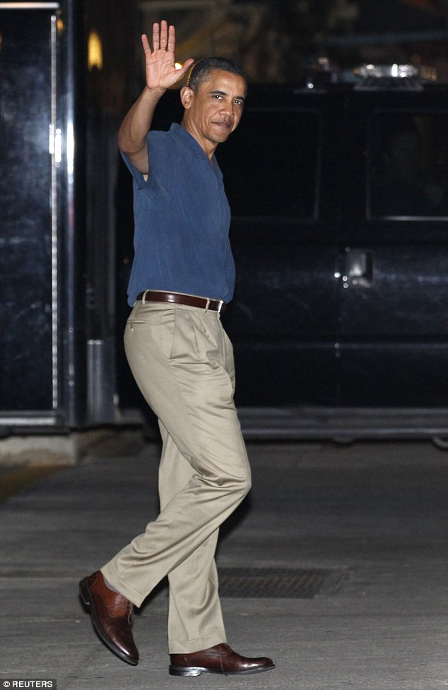 Theo DM, kể từ khi nhậm chức, ông Obama thường xuyên trở lại Hawaii, nơi gắn bó sâu sắc với ông suốt thời thơ ấu và cũng là nơi nghỉ dưỡng yêu thích của cả gia đình. Mỗi lần trở về đây, ông và gia đình đều ghé qua quán ăn của đầu bếp Alan Wong.