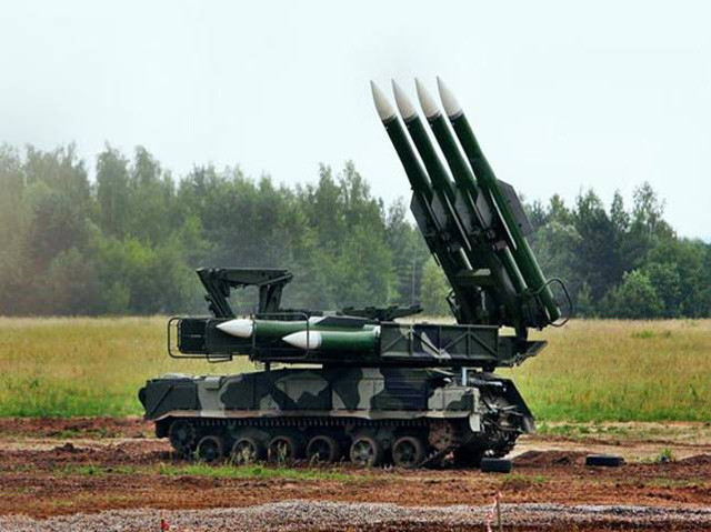 Lực lượng Không quân Ukraine thiếu các trang thiết bị phòng không sau những năm 1980, chỗ dựa chính của Ukraine là các biến thể của hệ thống S-300 và BuK-M1 từ thời Liên Xô. Và đó sẽ là các mục tiêu ưu tiên cho việc chế áp của Su-34 kết hợp với trực thăng tấn công Ka-52 bay thấp.
