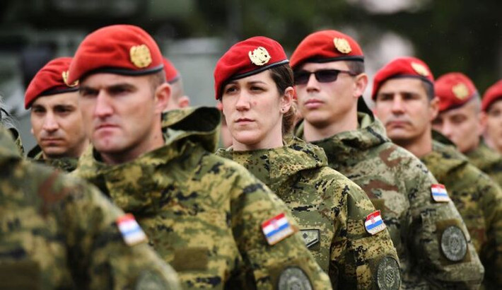 Giữa căng thẳng gia tăng giữa Nga và NATO về vấn đề Ukraine, Tổng thống Croatia Zoran Milanovic đã có một hành động chia rẽ các quốc gia thành viên NATO khác, để chỉ trích chính sách của liên minh này đối với Moscow.