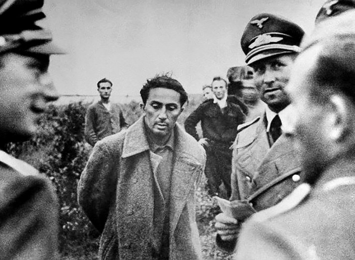Con trai của Stalin là Yakov Dzhugashvili khi đó đang là chỉ huy khẩu đội của Trung đoàn lựu pháo số 14 thuộc Sư đoàn thiết giáp số 14. Anh tham gia các trận chiến ở biên giới sông Chernogostnitsa và trong trận chiến anh đã bị quân Đức bắt làm tù binh.