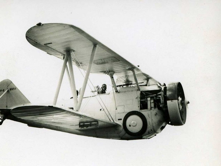 Bức ảnh được chụp vào năm 1930 với chiếc máy bay Grumman F-22 của lực lượng Thủy quân Lục chiến Mỹ. Nguồn Ảnh: U.S.MarineCorpsPhoto.