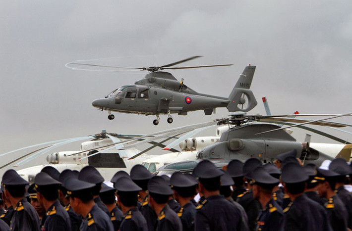 Có một thực tế là RCAF được sự hỗ trợ rất lớn từ các quốc gia bên ngoài hơn là được phát triển bằng nội lực trong nước điển hình như các gói hỗ trợ quân sự từ Mỹ và Trung Quốc nhiều nhất trong số đó vẫn là từ Bắc Kinh. Nguồn ảnh: Chinese Military.