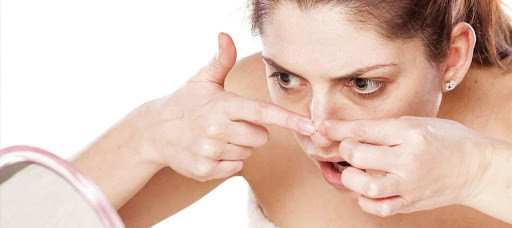 Thói quen chăm sóc da không đúng cách cũng có thể là lý do cho việc bạn sở hữu lỗ chân lông to.
