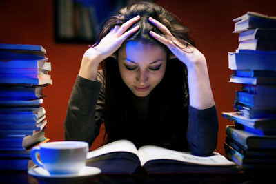 Với những người thường xuyên thức khuya, việc thiếu ngủ gây ra nhiều vấn đề sức khỏe và thẩm mỹ. Chính vì vậy, bạn phải đặt ra một chế độ ăn uống phù hợp, bù vào việc mất ngủ mới giữ được sức khỏe của bản thân.