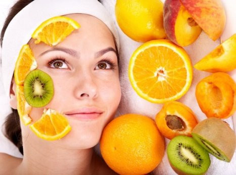Bổ sung rau quả. Đảm bảo dùng 300gr rau quả tươi nhiều vitamin C như cam, chanh, bưởi… Cần bổ sung những loại thực phẩm bổ mắt như bí đỏ, bơ, đu đủ, rau dền, đậu bắp… Nó sẽ có tác dụng cho những người thường xuyên thức đêm trong thời gian dài.