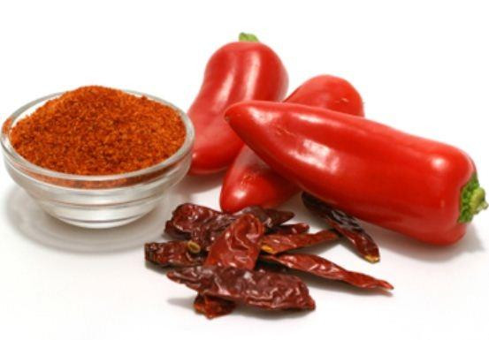 Trong một nghiên cứu, những người dùng ớt vào bữa sáng cho biết họ ít bị cảm giác thèm ăn tấn công, từ đó dẫn đến việc giảm lượng calo tiêu thụ. Ớt cũng thúc đẩy sự trao đổi chất, giúp cơ thể đốt cháy nhiều chất béo hơn. Nghiên cứu này được tiến hành tại Đại học Laval, ở Quebec (Canada).