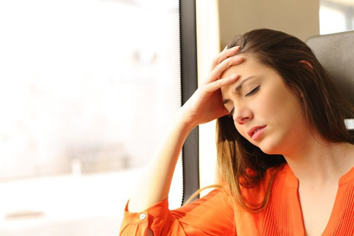 Nếu hành trình ngắn (dưới 6 giờ), bạn nên dùng loại viên uống, uống nửa giờ trước khi lên xe. Với hành trình dài hơn (trên 6 giờ), nên sử dụng miếng dán scopolamine; dán lên vùng da sau tai vào đêm trước khi khởi hành hoặc 5 đến 6 giờ trước khi khởi hành và tháo miếng dán sau khi kết thúc chuyến đi.