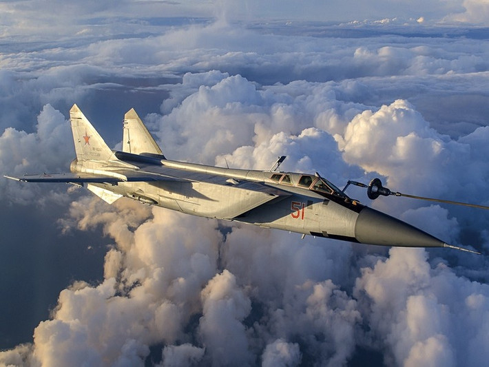 Chữ 'I' trong MiG-31I là viết tắt của Ishim, được đặt theo tên sông Ishim ở Kazakhstan - nơi có sân bay vũ trụ Baikonur. Phiên bản đặc biệt này được thiết kế cho các nhiệm vụ ở độ cao và tốc độ lớn, đặc biệt là phóng vệ tinh cỡ nhỏ vào không gian.