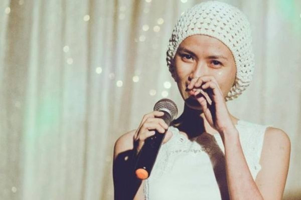 Sau hơn 4 tháng điều trị tại khoa Nội Thần kinh - Cơ xương khớp - Huyết học lâm sàng, Bệnh viện Đa khoa Đà Nẵng, trải qua rất nhiều đợt truyền hóa chất trị liệu liên tục để giảm tế bào ác tính, ngày 16/12, Ngọc Nữ đã cùng mẹ vào Sài Gòn và làm thủ tục nhập viện vào ngày 17/12/2014.