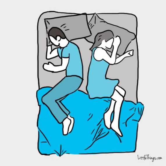 Quay lưng vào nhau. Thay vì là dấu hiệu tiêu cực, tư thế ngủ này thể hiện sự gần gũi và độc lập trong mối quan hệ của bạn. Khoảng 1/3 các cặp vợ chồng thích tư thế ngủ này.