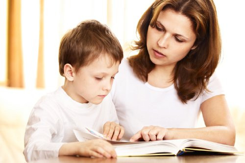 Hãy dành thời gian làm những điều mình thích, từ thư giãn đến các hoạt động ngoài trời hay một buổi tối riêng tư cùng chồng. Nó không chỉ giúp bạn nạp lại năng lượng cho bản thân mà còn là liều thuốc giúp các mẹ bình tĩnh hơn trước những đứa con.