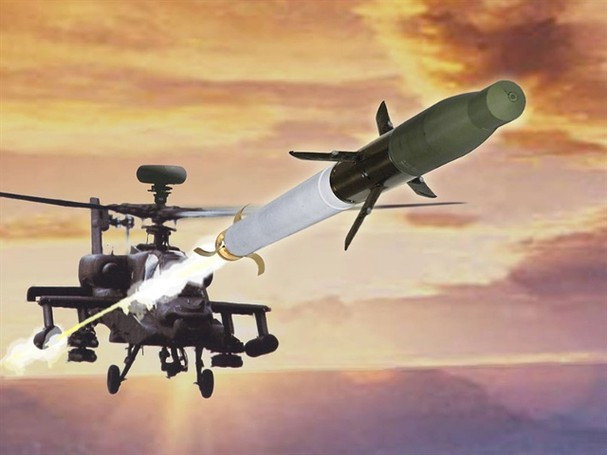 Trong điều kiện chiến trường hiện nay, tên lửa Hellfire có thể xuyên hầu hết giáp xe tăng trên thế giới, có tầm bắn đến 8 km, hơn hẳn tên lửa chống tăng Ataka (5 km), nhưng ngắn hơn so với tên lửa chống tăng mới Vikhr Nga (10 km).
