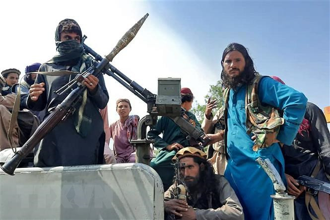Theo người phát ngôn của Taliban, ở Afghanistan tới đây, phụ nữ sẽ được học và đi làm, họ cũng được rời khỏi nhà một mình; đồng thời các nhà báo có thể chỉ trích chính phủ mà không sợ bị trừng phạt. Tuy nhiên, phụ nữ sẽ phải đội khăn trùm đầu; người đại diện của Taliban Suhal Shahin cho biết.