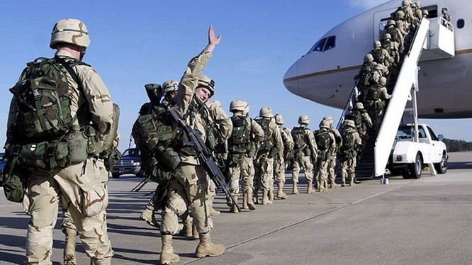 Trong khi đó, các nhân viên của Đại sứ quán Mỹ tại Afghanistan đã được sơ tán hoàn toàn. Toàn bộ nhân viên của cơ quan đại diện ngoại giao đã được đưa đến sân bay Hamid Karzai ở ngoại ô Thủ đô Kabul.