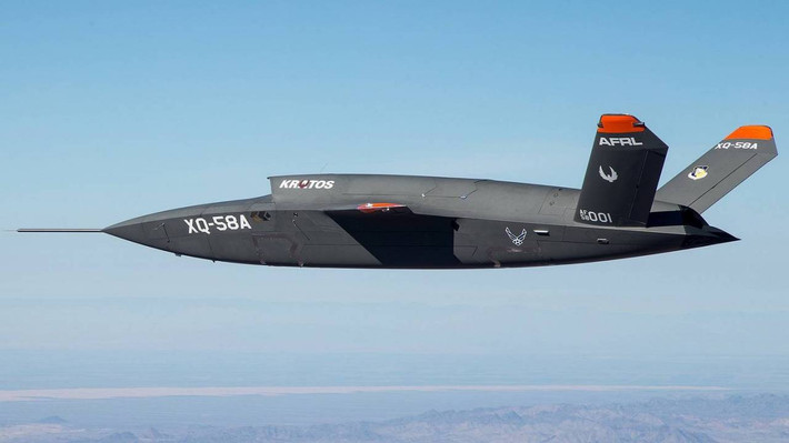 UAV S-70 là một loại UAV trang bị động cơ phản lực, đã bay thành công lần đầu tiên vào tháng 8/2019. UAV có thể bay ở tốc độ cận âm và sử dụng thiết kế kiểu cánh bay, với hiệu suất tàng hình nhất định, gần tương đương với XQ-58 Valkyrie, một dự án UAV chiến đấu, trang bị trí tuệ nhân tạo, đang được Không quân Mỹ phát triển.