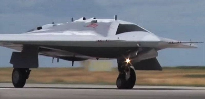 Bendert nói rằng, mặc dù Nga tuyên bố rằng UAV Hunter sẽ có trí thông minh nhân tạo, nhưng họ không cung cấp bất kỳ chi tiết nào ngoài những tuyên bố này.
