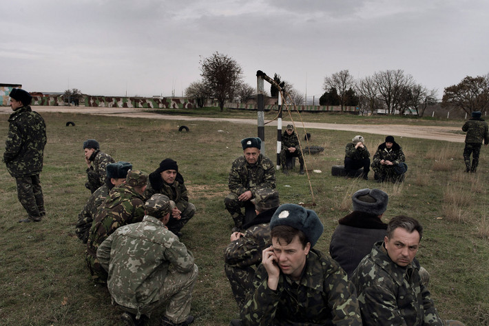 Quân đội Ukraine đã rơi vào tình trạng tồi tệ vào năm 2014 khi Nga sáp nhập Crimea và hậu thuẫn cho một cuộc xâm lược miền đông Ukraine. Vào năm 2014, sau hơn hai thập kỷ hòa bình, quân đội Ukraine đã giảm xuống chỉ còn 140.000 quân và chỉ 6.000 trong số đó sẵn sàng chiến đấu.