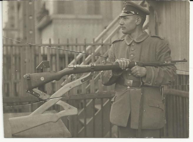 Gewehr 98 sử dụng loại đạn 7,92x57 mm, hộp tiếp đạn 5 viên bên trong; đây cũng là loại súng được xuất khẩu rộng rãi đầu tiên và Trung Quốc là thị trường lớn nhất; Gewehr 98 được sử dụng cho đến năm 1935, khi nó được thay thế bằng Karabiner 98k, một phiên bản ngắn hơn sử dụng cùng thiết kế.