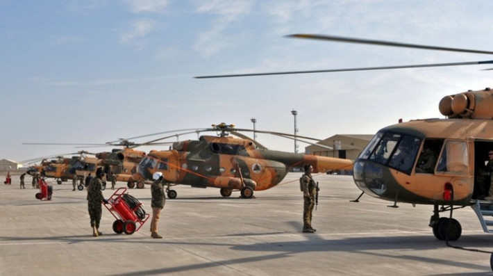 Trước đó đã có thông tin cho rằng các phi công Ấn Độ đang hỗ trợ quân đội Afghanistan ném bom Taliban, nhưng thông tin này chưa được xác nhận.