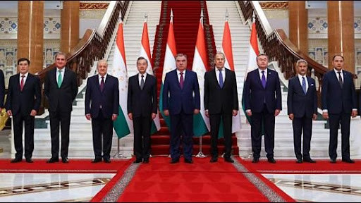 Điều quan trọng là các nước lớn như Mỹ và Nga cần có sự hợp tác trong các vấn đề Afghanistan; đây cũng là một tia hy vọng vẫn còn tồn tại trong tình hình đáng thất vọng hiện nay ở Afghanistan.