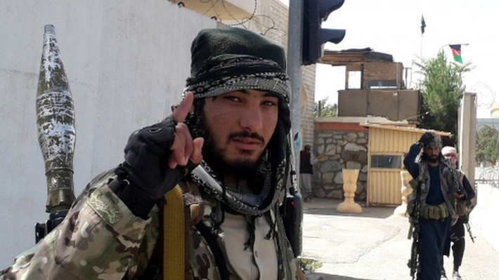 Taliban đã chiếm Kandahar, thành phố lớn thứ hai ở Afghanistan và Herat, thành phố lớn thứ ba, cũng đã bị chiếm đóng trong vòng chưa đầy một tuần và cuộc tấn công mới nhất đã diễn ra ở thành phố Mazar-e-Sharif, miền bắc nước này. Đây là thủ phủ chống Taliban trước khi Mỹ đưa quân vào Afghanistan năm 2001.