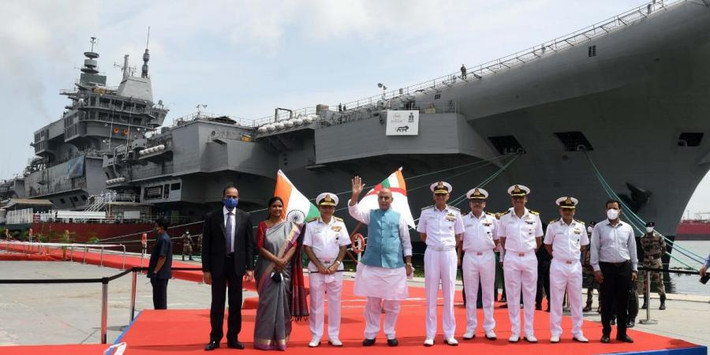 INS Vikrant là một hiện thực khác của chính sách "Ấn Độ tự cường". Hơn 76% các bộ phận của con tàu, đều được sản xuất tại Ấn Độ. Đây cũng là nỗ lực đầu tiên của Hải quân Ấn Độ và Nhà máy đóng tàu Cochin, nhằm tự thiết kế và đóng tàu sân bay.