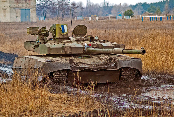 T-84 cũng sử dụng giáp phản ứng nổ (ERA) Duplet, được phát triển trong nước và hệ thống bảo vệ chủ động Zaslon, động cơ cải tiến và khoang chứa đạn bọc thép trong tháp pháo mới.