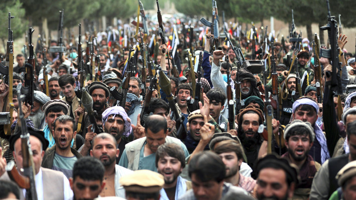 Đối với 38 triệu người dân Afghanistan vẫn còn ở lại, đó là mối hoài nghi lớn về hình thức cai trị mà Taliban sẽ áp đặt. Liệu Taliban có mang trở lại những luật lệ và hình phạt khắc nghiệt đặc trưng cho thời kỳ cuối cùng họ điều hành đất nước hay không.