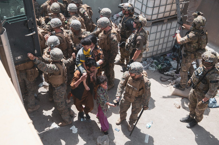 Nhưng với sự kết thúc của các cuộc chiến của Mỹ ở Iraq và Afghanistan và việc Lầu Năm Góc điều chỉnh chiến lược “cạnh tranh siêu cường” với Nga và Trung Quốc, TQLC Mỹ đang hành động nhanh chóng để điều chỉnh lại tổ chức biên chế, để thích ứng với hải quân công nghệ cao và các cuộc chiến trên không. Có thể nói đó là sự chuyển đổi nhanh nhất trong tất cả các quân, binh chủng của Quân đội Mỹ.