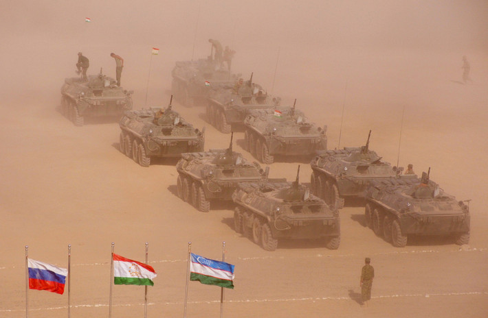 Nga đã tăng cường hợp tác quân sự với các đồng minh Trung Á như Tajikistan và Uzbekistan, những nước đang đối mặt với nguy cơ thực sự bị các tay súng Taliban và Mujahideens từ nước láng giềng Afghanistan xâm nhập. Nguồn ảnh: Pinterest.