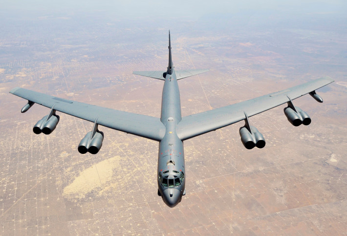 B-52 Stratofortress là loại máy bay ném bom chiến lược tầm xa, có tốc độ cận âm, sử dụng 8 động cơ phản lực. Pháo đài bay B-52 được thiết kế và chế tạo bởi hãng hàng không Boeing và được biên chế cho lực lượng Không quân chiến lược Mỹ từ giữa thập niên 1950.