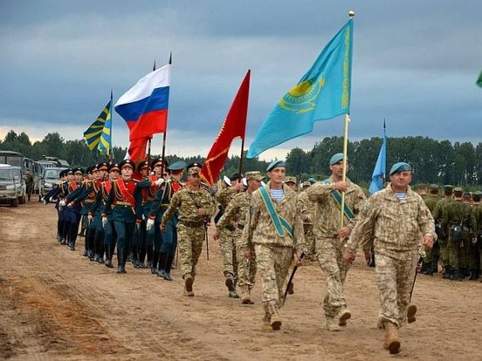 Nga bảo vệ chặt chẽ các lợi ích an ninh của mình ở Trung Á, duy trì các căn cứ quân sự ở Kazakhstan, Kyrgyzstan và Tajikistan, trong khi Trung Quốc tìm cách sử dụng Afghanistan làm cửa ngõ thương mại với Trung Đông, Trung Á và châu Âu.