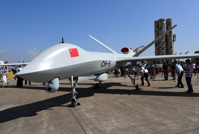Dựa trên kinh nghiệm sử dụng UAV CH-4 của khách hàng tại Trung Đông, Tập đoàn Khoa học và Công nghệ Hàng không Vũ trụ Trung Quốc đã phát triển chiếc UAV CH-5 lớn hơn và mạnh hơn, nhằm cạnh tranh quyết liệt với những UAV của Mỹ.