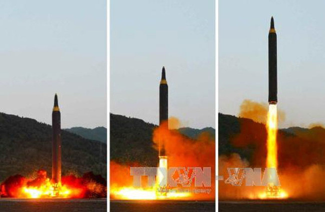 KCNA cho biết thêm, những hình ảnh về tên lửa mới được công bố được xem là một bước phát triển về kỹ thuật, Triều Tiên đã tạo ra thứ vũ khí đáng tin cậy hơn và có thể giúp răn đe các hoạt động diễn tập quân sự của các thế lực thù địch.