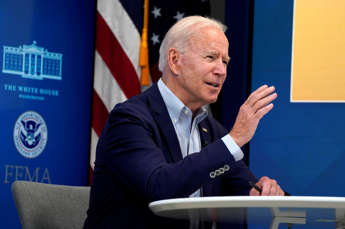 Tổng thống Mỹ Biden đã lên án về vụ tấn công khủng bố vào phi trường quốc tế Kabul, khiến 13 binh sĩ Mỹ và hàng trăm dân thường Afghanistan thiệt mạng; ông Biben tuyên bố: “Tôi không muốn những kẻ khủng bố trên tiếp tục sống trên trái đất”.