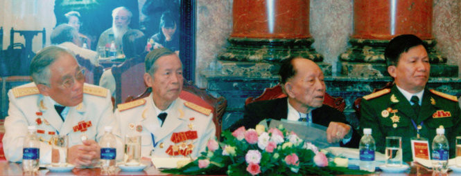 Sau đó ông được điều sang Trung Quốc làm Trưởng phòng Huấn luyện của Trường Lục quân Việt Nam. Năm 1954, ông về nước tiếp tục làm Trưởng phòng Huấn luyện ở Trường Sĩ quan Lục quân. Năm 1958, ông được phong quân hàm trung tá. Năm 1960, ông xuất ngũ và được điều sang làm Cục phó Cục Vật liệu xây dựng, rồi Cục phó Cục Xây dựng thuộc ngành Thủy sản đến khi nghỉ hưu.