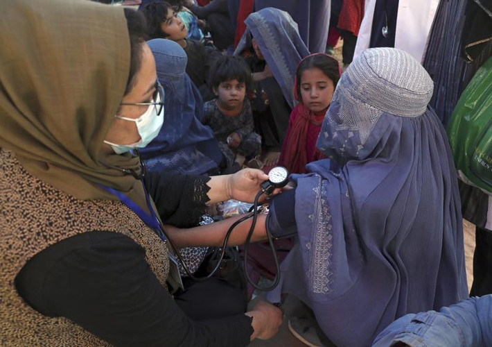 Hầu hết các gia đình bình thường ở Afghanistan hiện đang sống yên bình. Tuy nhiên, theo trao đổi giữa phóng viên Thời báo Hoàn cầu và người dân địa phương, chưa đến một nửa số công chức quay trở lại làm việc liên quan đến vấn đề tuyển dụng nữ, hiện chỉ có một số ít nhân viên nữ trong chính quyền của Taliban. Nguồn ảnh: Foxnews.