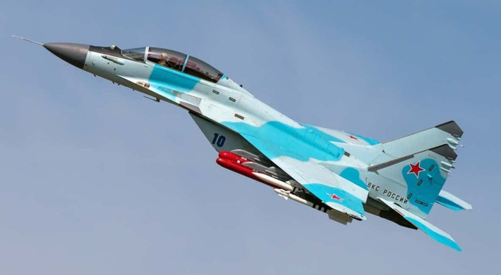 MiG-35 được trang bị động cơ RD-33MK cực kỳ mạnh mẽ, có tuổi thọ hoạt động đến 40 năm, với tổng thời gian bay là 6.000 giờ. Những tính năng này đưa MiG-35 đến rất gần với máy bay thế hệ thứ năm.