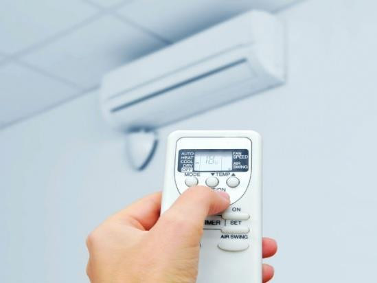 Bạn có thể tắm hoặc xông hơi thường xuyên bởi nó không những giúp tăng cường sức khỏe mà còn giảm tình trạng khô mũi hiệu quả. Ảnh: mediamart.
