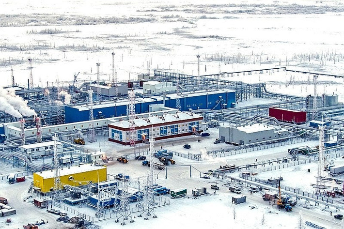 Tháng 5/2024, Tập đoàn Gazprom, bao gồm cả các doanh nghiệp dầu và điện, đã công bố khoản lỗ ròng trong năm 2023 là 629 tỷ rúp (khoảng 7 tỷ USD), khoản lỗ đầu tiên sau 25 năm của công ty.