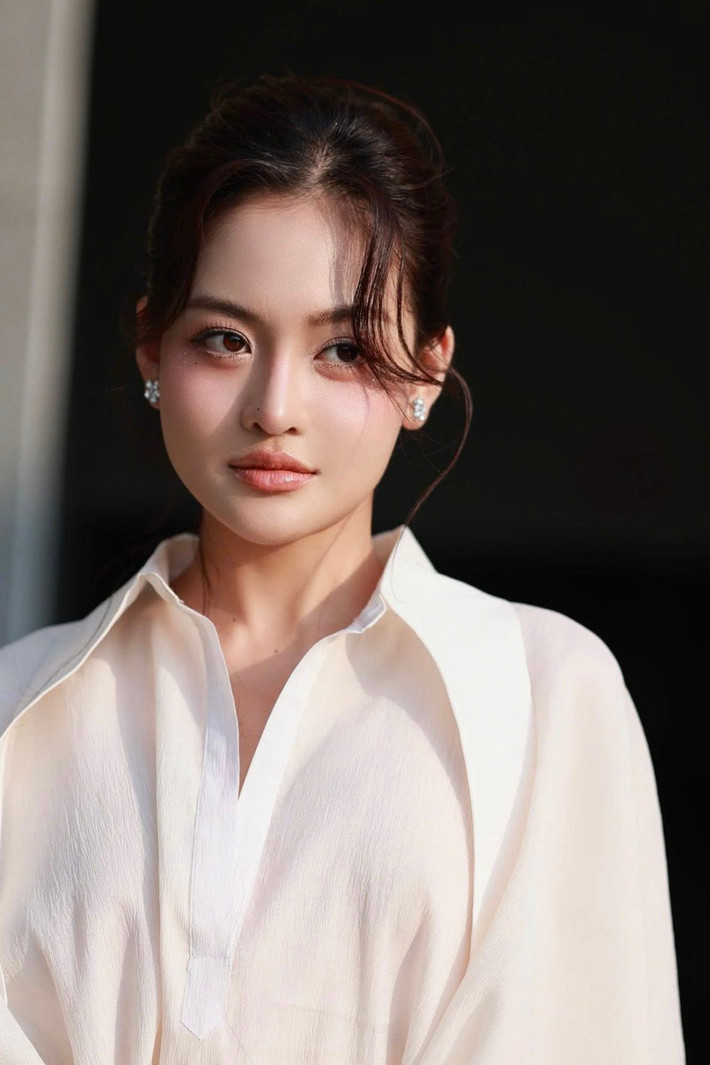 Trên trang cá nhân Thùy Anh thường xuyên phô diễn hình thể với những bức ảnh gợi cảm. Ảnh: FB Thuỳ Anh