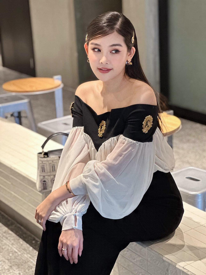 Sự thay đổi về diện mạo và thành công trong sự nghiệp của Ngân Anh được khán giả đánh giá cao. Ảnh: FB Lê Âu Ngân Anh