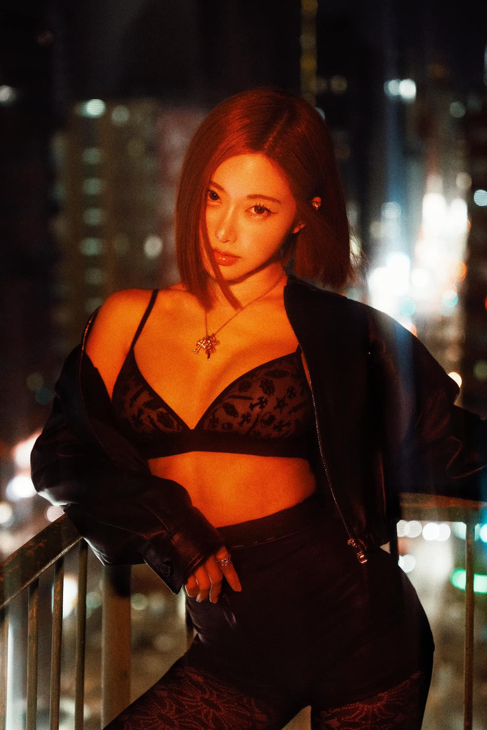 Những thiết kế "o ép" vòng 1 luôn là lựa chọn hàng đầu của DJ Soda.