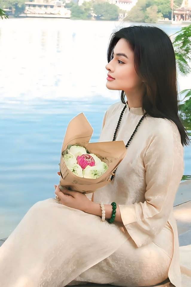 Tối 10/11, Vũ Thu Phương thông báo ly hôn doanh nhân Thanh Hải sau 13 năm chung sống. Cô cho biết ly thân từ đầu năm 2024, hoàn tất thủ tục ly hôn hồi tháng 11, đến nay mới công bố. Ảnh: FB Vũ Thu Phương
