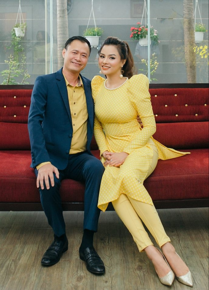 Vũ Thu Phương và doanh nhân Trần Thanh Hải quen nhau lần đầu năm 2010. Năm 2011, khi sự nghiệp đang phát triển, người đẹp kết hôn, sau đó rút lui khỏi showbiz. Ảnh: FB Vũ Thu Phương