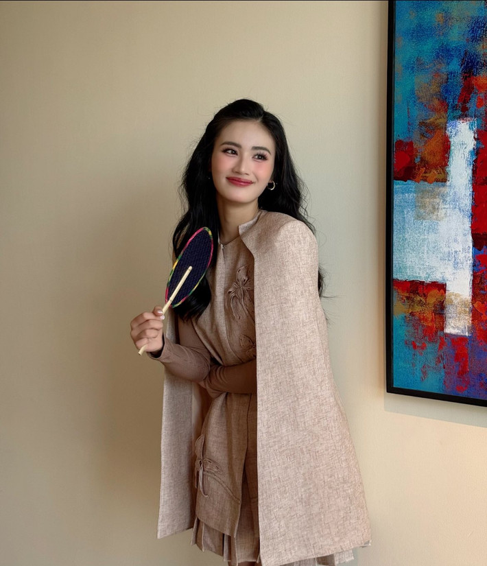 Ngày thứ hai dự thi Miss World 2025 tại Ấn Độ, hoa hậu Ý Nhi mặc trang phục thanh lịch. Ảnh: FB Huỳnh Trần Ý Nhi