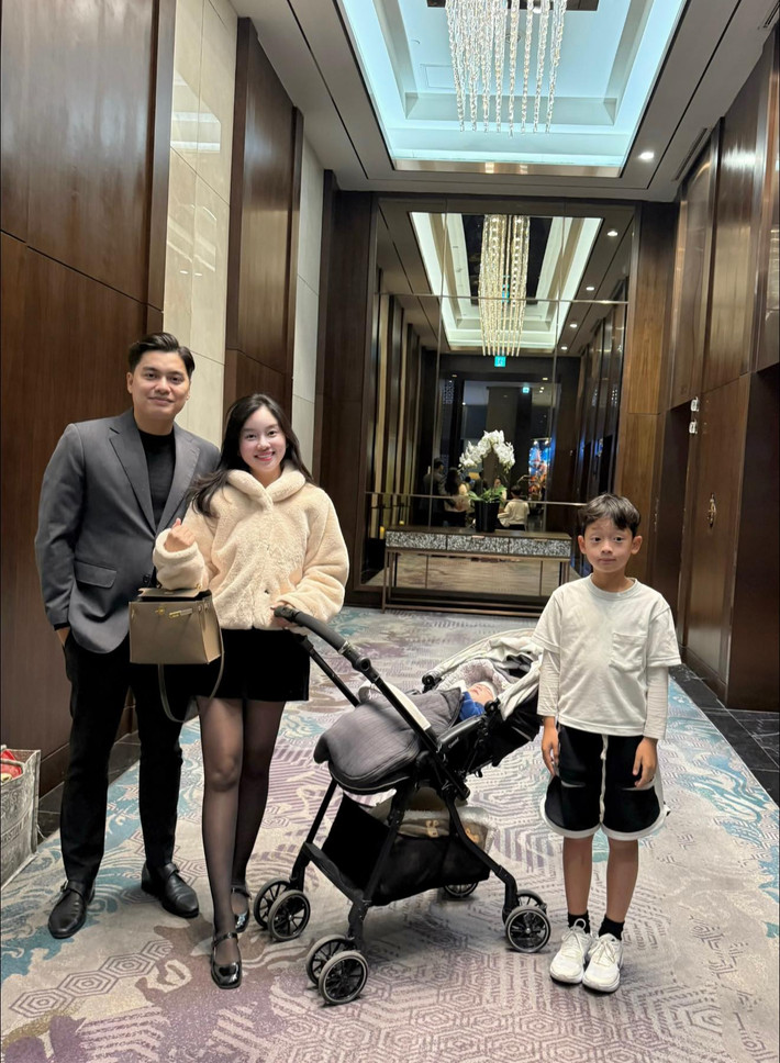 Sau gần 1 năm đám cưới, gia đình Ly Kute chào đón thêm thiên thần nhỏ là con chung của hai vợ chồng. Ảnh: FB Khánh Ly