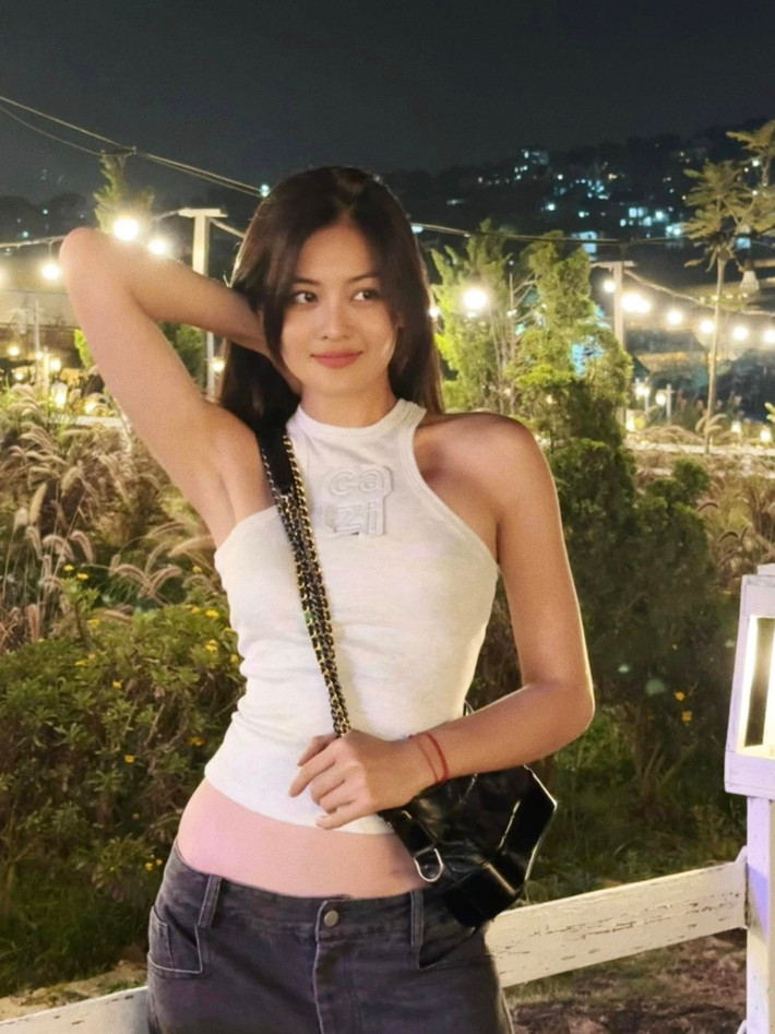 Tin tức sao Việt 29/3: Diễn viên Thuỳ Anh chụp ảnh khoe vòng eo thon gọn khi đến Đà Lạt. Ảnh: FB Thuỳ Anh
